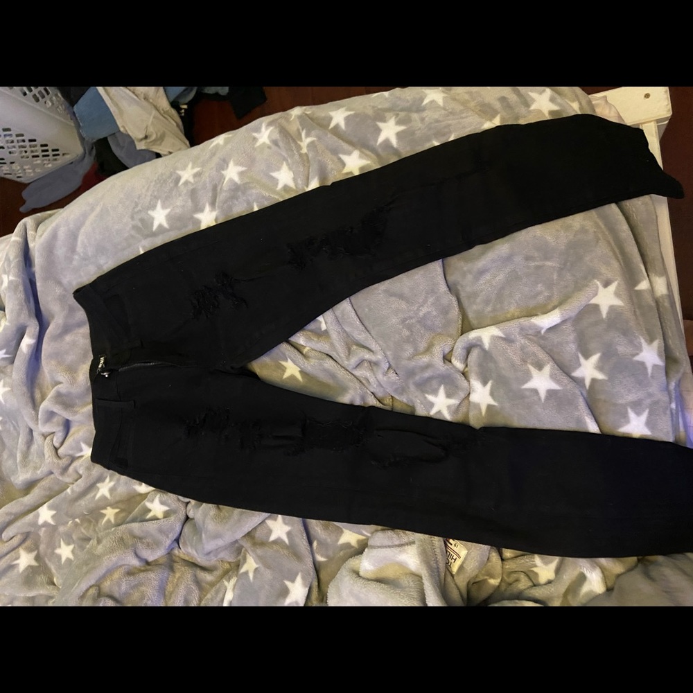 brand new never worn black skinny jeans with rips